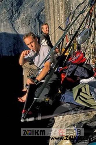 空中露营之极限攀岩在悬崖峭壁睡觉生活[图2]