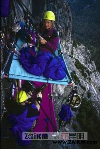 空中露营之极限攀岩在悬崖峭壁睡觉生活[图1]