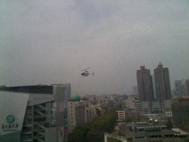 市中心看到昆明的首架警用直升机(多图)[图1]