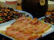 富民雷氏山庄吃的土猪腊肉 美味