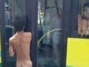 裸体男上公共车被夹大腿
